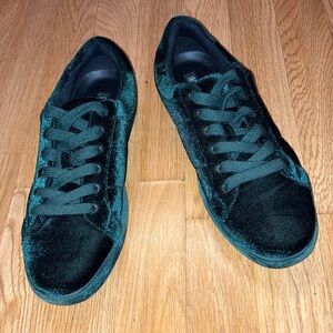 INC International Concepts Men's Dark Green Velvet Sneakers Men’s 9.5 10.5